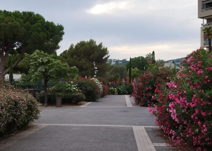 Eden - 300m De La Mer , Parking Privatif Inclus Διαμέρισμα *