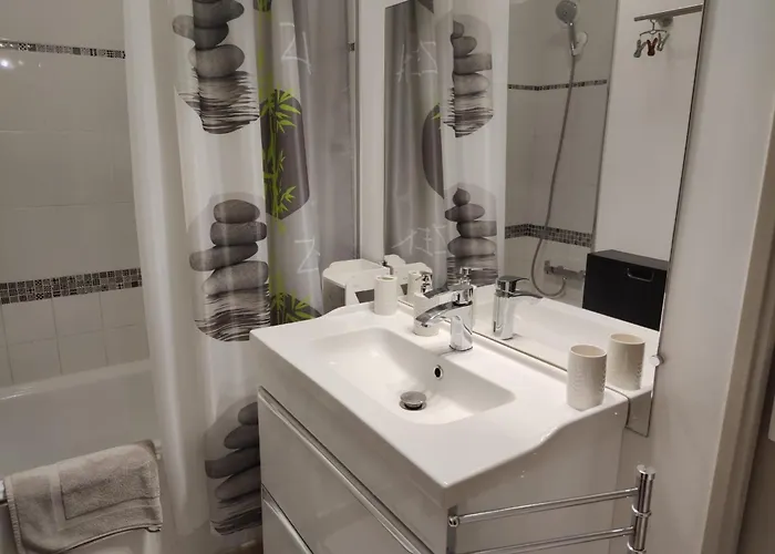 Eden - 300m De La Mer , Parking Privatif Inclus Διαμέρισμα *